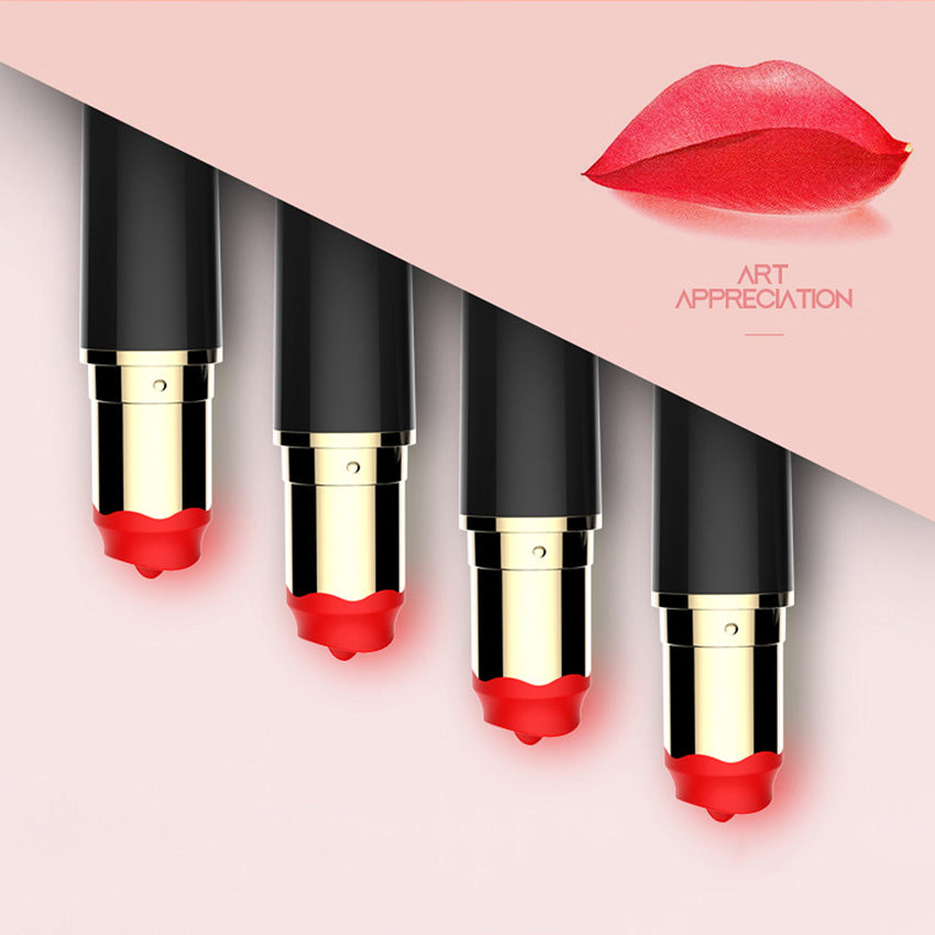 مُحِبّة أحمر الشفاه المتخفية